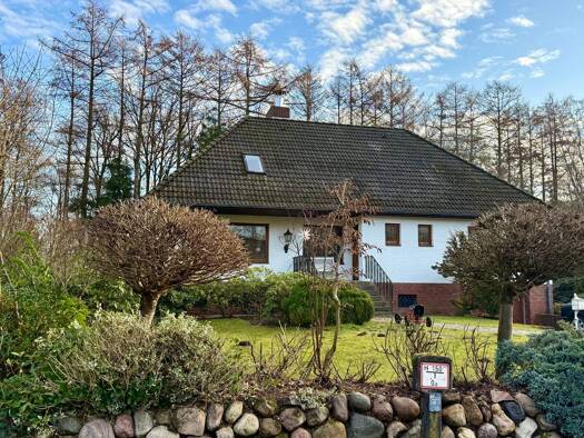 Einfamilienhaus zur Miete 2.390 € 5 Zimmer 165 m² 1.040 m² Grundstück frei ab 01.03.2026 Wohldorf-Ohlstedt Hamburg 22397