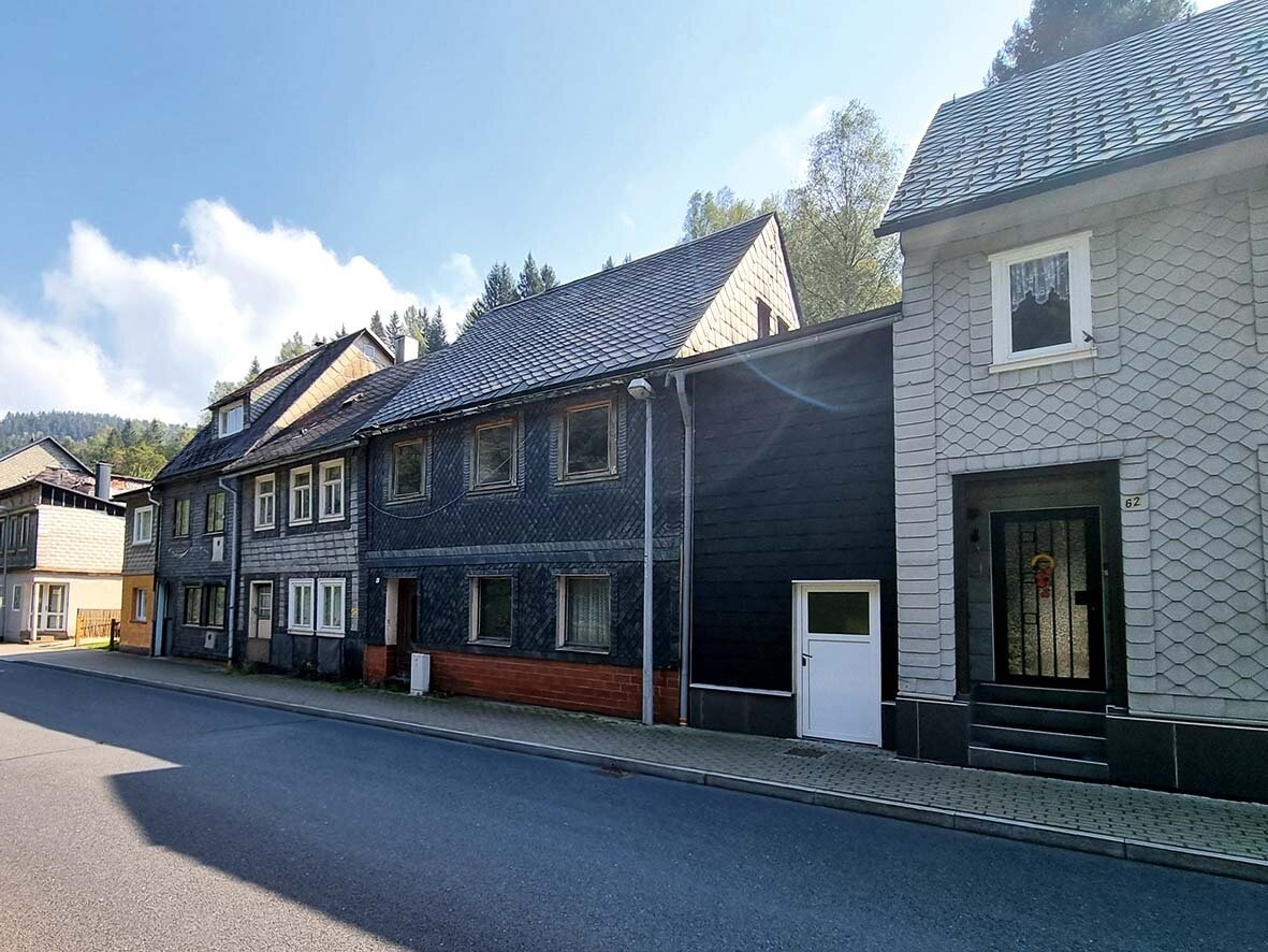 Haus zur Versteigerung 1.000 € 98 m²<br/>Wohnfläche 128 m²<br/>Grundstück Bahnhofstraße 63 Katzhütte Katzhütte 98746