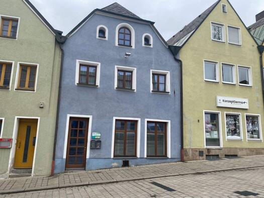 Mehrfamilienhaus zum Kauf 14 Zimmer 140 m² 349 m² Grundstück Neustadt Neustadt a.d.Waldnaab 92660