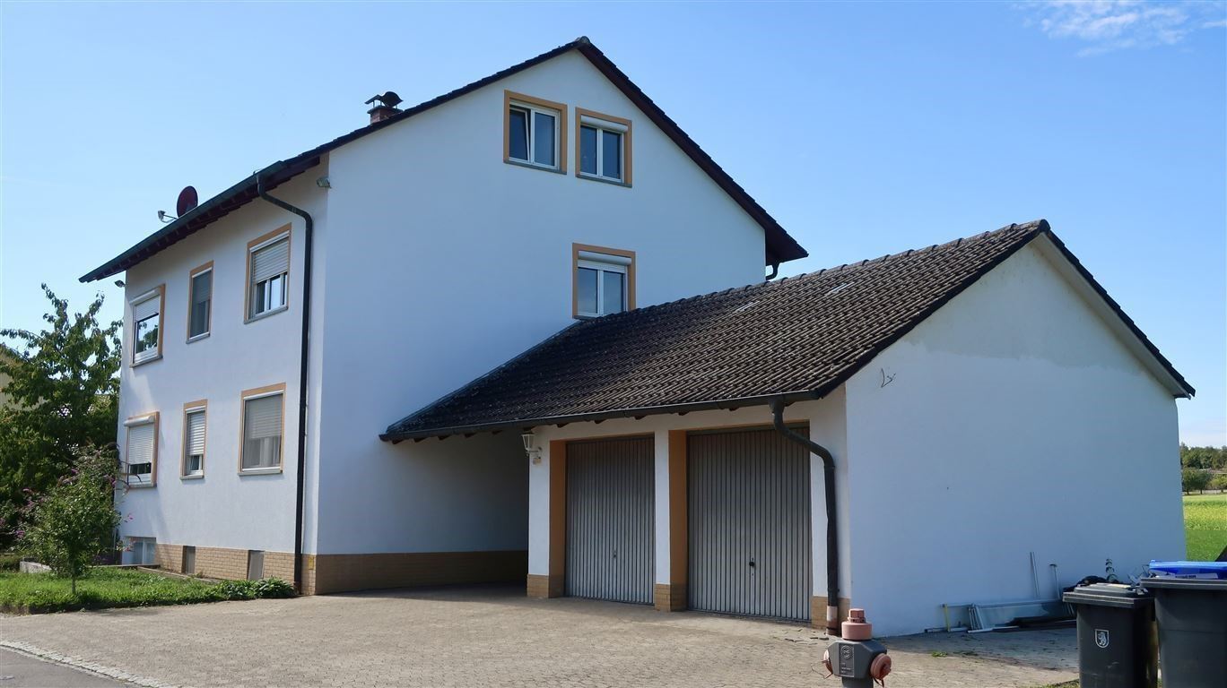 Mehrfamilienhaus zum Kauf als Kapitalanlage geeignet 882.000 € 12 Zimmer 261 m²<br/>Wohnfläche 799 m²<br/>Grundstück Beuren an der Aach 83 Singen (Hohentwiel) 78224