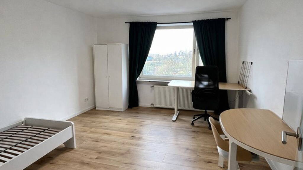 Studio zur Miete 595 € 1 Zimmer 27 m² 3. Geschoss frei ab sofort Bruck Erlangen 91058
