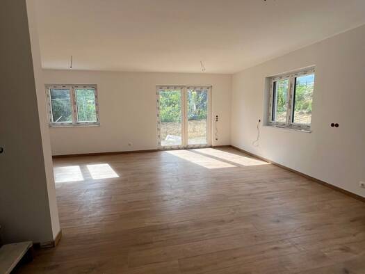 Doppelhaushälfte zur Miete - Erstbezug 1.450 € 4,5 Zimmer 114 m² 330 m² Grundstück frei ab sofort Theodor-Körner-Str Röhrsdorf Chemnitz 09247
