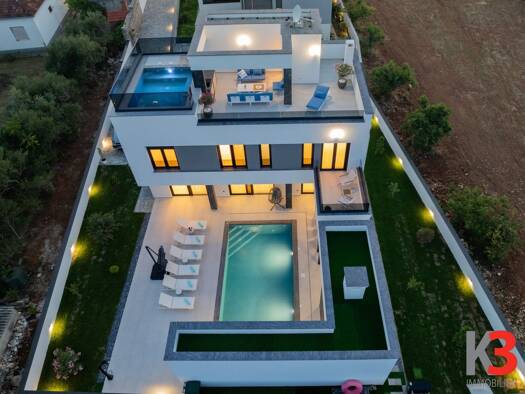 Haus zum Kauf 1.390.000 € 4 Zimmer 224 m² Zadar 0