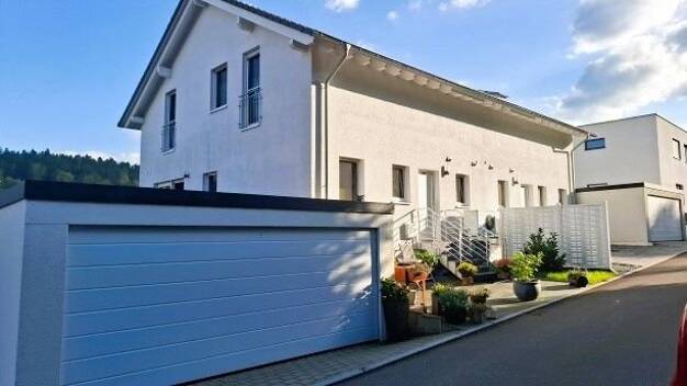 Doppelhaushälfte zum Kauf 380.000 € 5 Zimmer 130 m² Eberfingen Stühlingen 79780