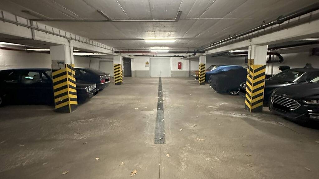 Stellplatz zur Miete provisionsfrei 90 € Kieler Straße 342/ Basselweg 2 Stellingen Hamburg 22525