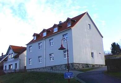 Wohnung zur Miete 380 € 2 Zimmer 63,4 m² Dachgeschoss frei ab 01.07.2025 Elgersburg 98716