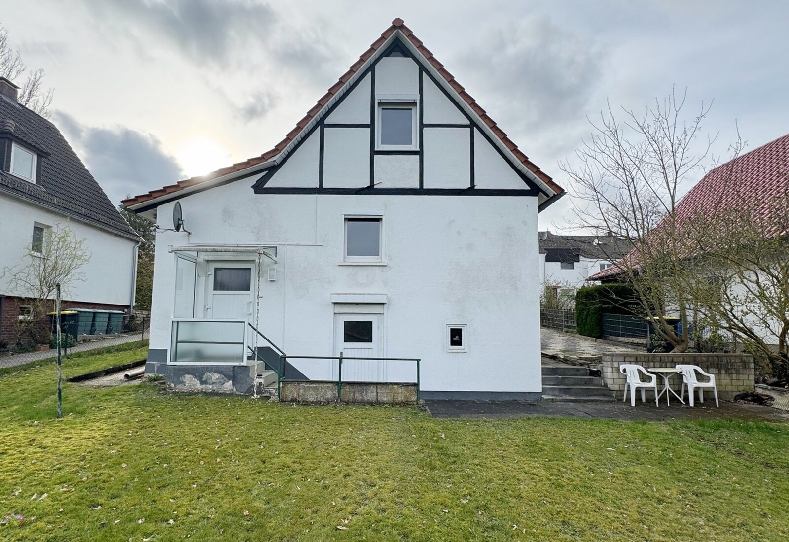 Haus zum Kauf 320.000 € 5 Zimmer 92 m²<br/>Wohnfläche 670 m²<br/>Grundstück Dönche Kassel 34131