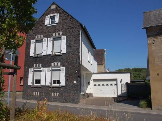 Einfamilienhaus zur Miete 870 € 4 Zimmer 120 m² 200 m² Grundstück frei ab 01.10.2026 Bell 56745