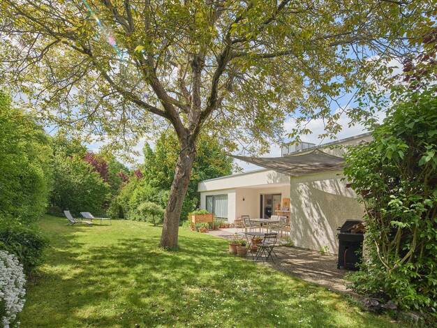 Villa zum Kauf 1.250.000 € 9 Zimmer 365 m² 991 m² Grundstück Frankenstraße Lindleinsmühle Würzburg 97078
