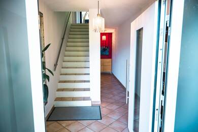 Mehrfamilienhaus zum Kauf als Kapitalanlage geeignet 909.000 € 6 Zimmer 263,5 m² 718 m² Grundstück Eltville Eltville am Rhein 65343
