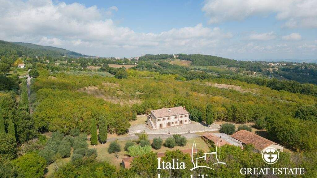 Bauernhaus zum Kauf 1.450.000 € 23 Zimmer 524 m² 195.757 m² Grundstück Sarteano 53047