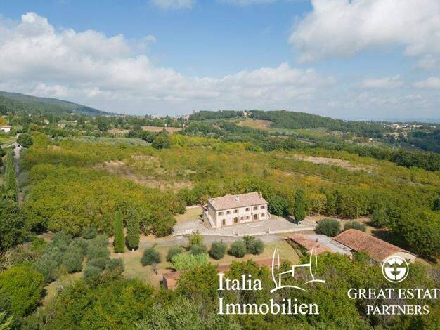 Bauernhaus zum Kauf 1.450.000 € 23 Zimmer 524 m² 195.757 m² Grundstück Sarteano 53047
