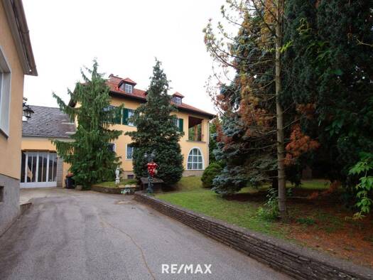 Einfamilienhaus zum Kauf 12 Zimmer 505 m² 3.280 m² Grundstück Marz 7221