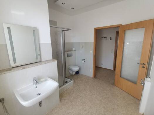 Wohnung zur Miete 200 € 2 Zimmer 38 m² 1. Geschoss Neukirchen Neukirchen 08459
