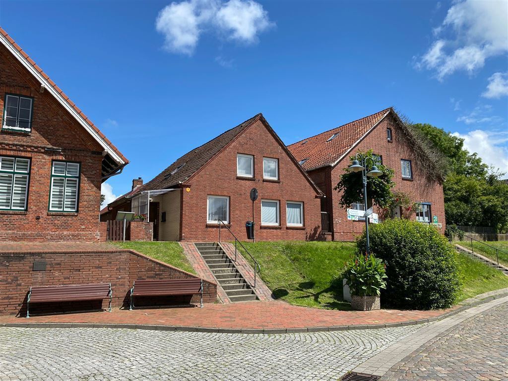 Einfamilienhaus zum Kauf 145.000 € 6 Zimmer 167 m²<br/>Wohnfläche 1.013 m²<br/>Grundstück ab sofort<br/>Verfügbarkeit Stader Straße 1 Neuhaus (Oste) 21785