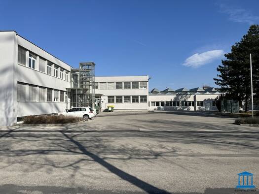 Büro zur Miete 7,65 € 26 Zimmer Wiener Neustadt 2700