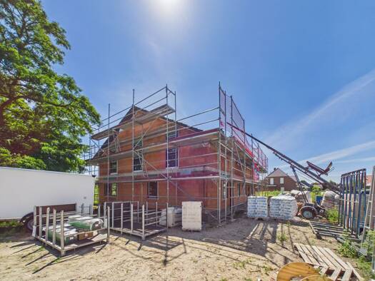Doppelhaushälfte zum Kauf - Erstbezug 379.900 € 5 Zimmer 152,7 m² 470 m² Grundstück frei ab 01.11.2026 Bockelskamp Wienhausen 29342