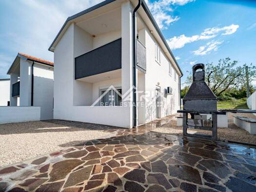 Mehrfamilienhaus zum Kauf 450.000 € 4 Zimmer 123 m² Buje Buje 52460