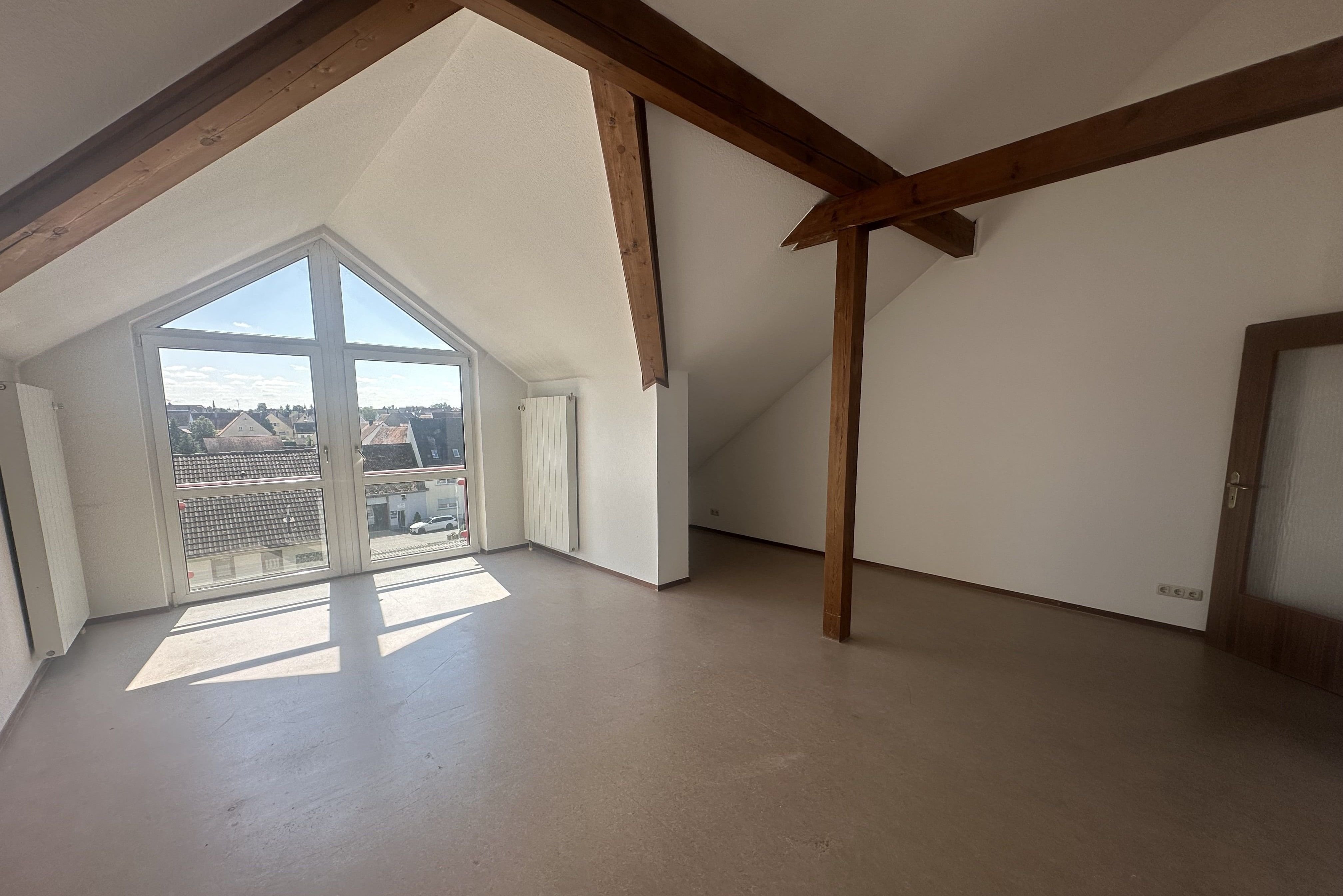 Wohnung zum Kauf 185.000 € 2,5 Zimmer 72 m²<br/>Wohnfläche Petersaurach Petersaurach 91580