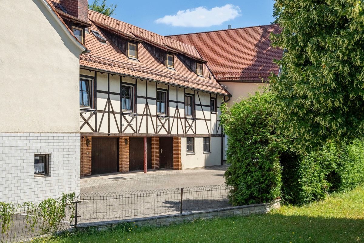 Mehrfamilienhaus zum Kauf 699.000 € 19 Zimmer 432 m²<br/>Wohnfläche 604 m²<br/>Grundstück Greding Greding 91171