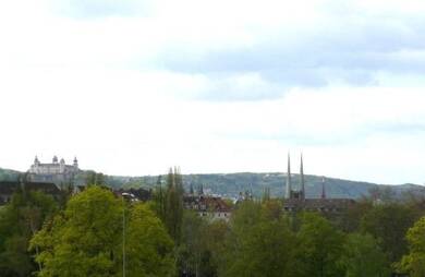 Wohnung zur Miete 750 € 2 Zimmer 78 m² Dachgeschoss, 2. Geschoss Frauenland Würzburg 97074