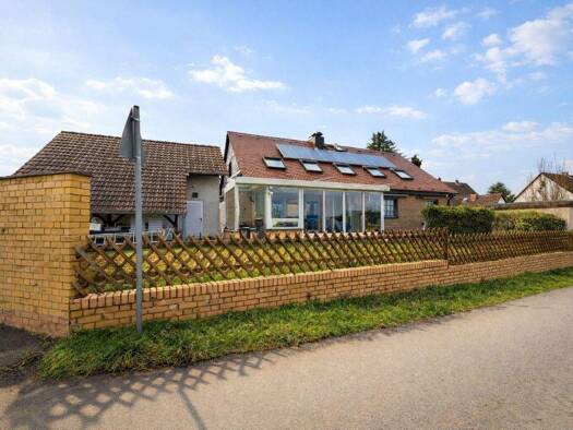 Einfamilienhaus zum Kauf 749.000 € 8 Zimmer 226 m² 649 m² Grundstück Rendel Karben 61184