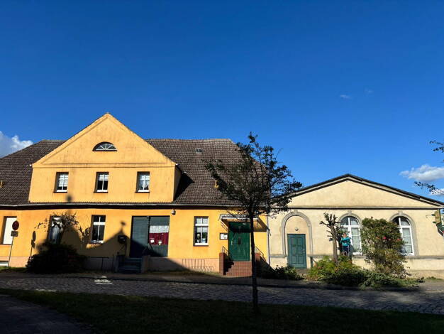 Einfamilienhaus zum Kauf provisionsfrei 340.000 € 9 Zimmer 300 m² 1.460 m² Grundstück Schulstraße 1 Neustadt Neustadt (Dosse) 16845