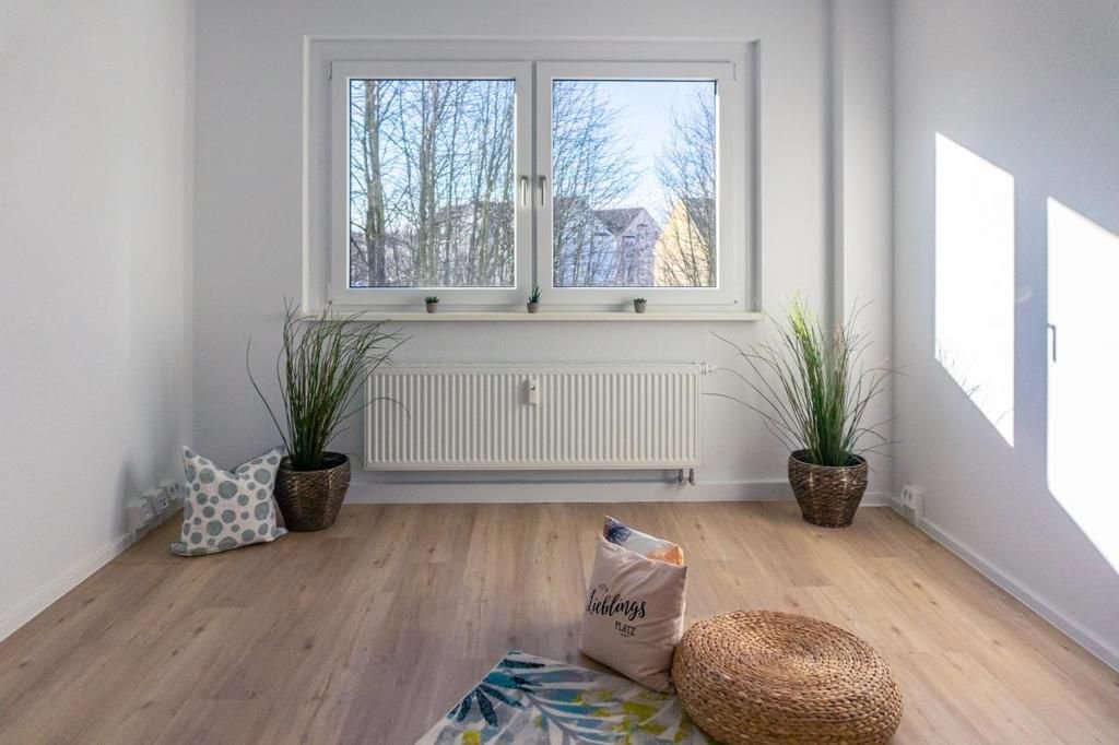 Wohnung zur Miete 431 € 3 Zimmer 56,3 m²<br/>Wohnfläche 6.<br/>Geschoss 01.03.2025<br/>Verfügbarkeit Am Bernsdorfer Hang 12 Bernsdorf 422 Chemnitz 09126