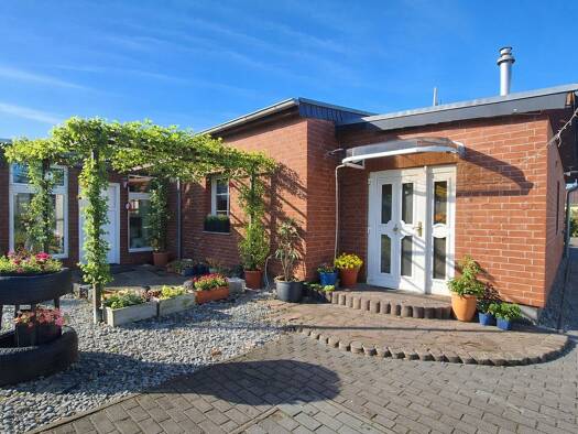 Bungalow zum Kauf 265.000 € 5 Zimmer 160 m² 798 m² Grundstück frei ab sofort Burg Burg 39288