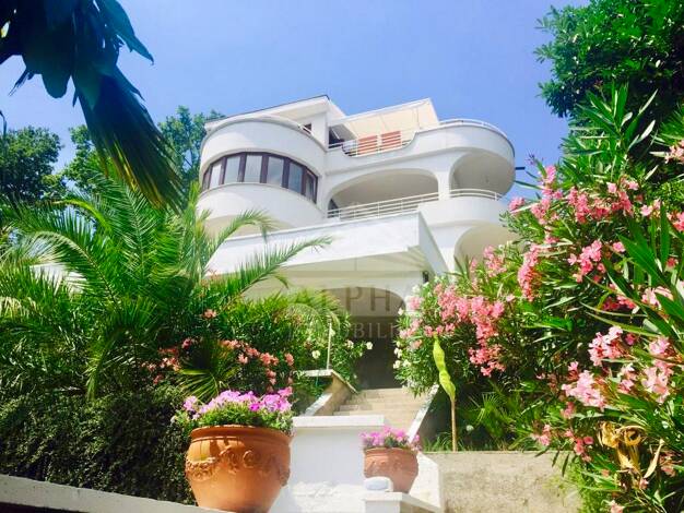 Villa zum Kauf 1.799.000 € 11 Zimmer 582 m² 614 m² Grundstück Opatija 51410