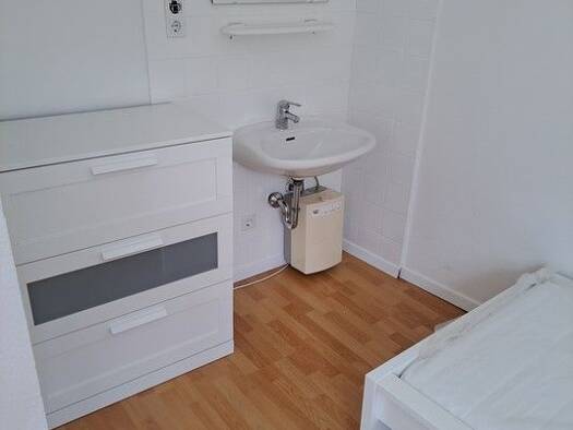 WG-Zimmer zur Miete auf Zeit 530 € 20 m² 2. Geschoss frei ab sofort Innenstadt Erlangen 91054