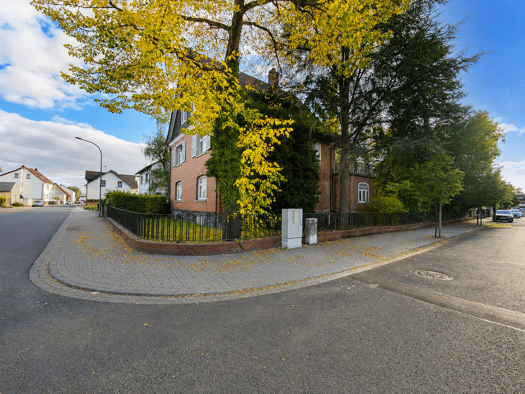 Villa zum Kauf 310.000 € 9 Zimmer 320 m² 795 m² Grundstück Hainstadt Hainburg 63512