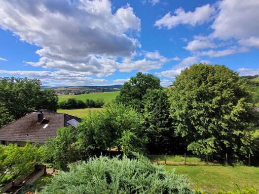 Einfamilienhaus zum Kauf 185.000 € 6 Zimmer 130 m² 672 m² Grundstück frei ab sofort Sonnenblick 7 Asbach Bad Hersfeld 36251