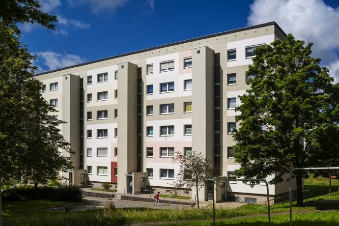 Wohnung zur Miete 410 € 4 Zimmer 69,3 m²<br/>Wohnfläche ab sofort<br/>Verfügbarkeit Sonnenstraße 54 Hohenstein-Ernstthal Hohenstein-Ernstthal 09337