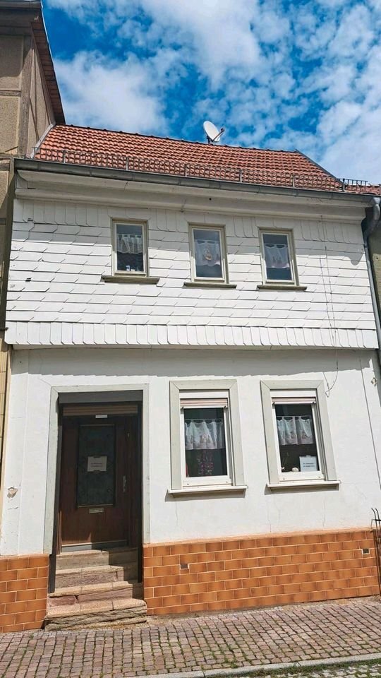 Einfamilienhaus zum Kauf provisionsfrei 49.000 € 4 Zimmer 125 m²<br/>Wohnfläche 251 m²<br/>Grundstück Flachsmarkt 5 Schlotheim Schlotheim 99994