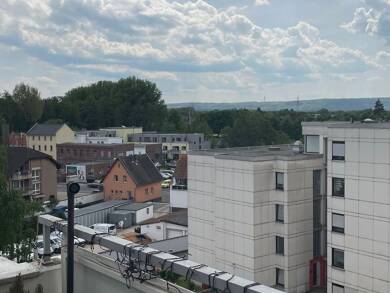 Wohnung zum Kauf 118.500 € 3 Zimmer 74,4 m² Dachgeschoss, 5. Geschoss frei ab sofort Düren 52353