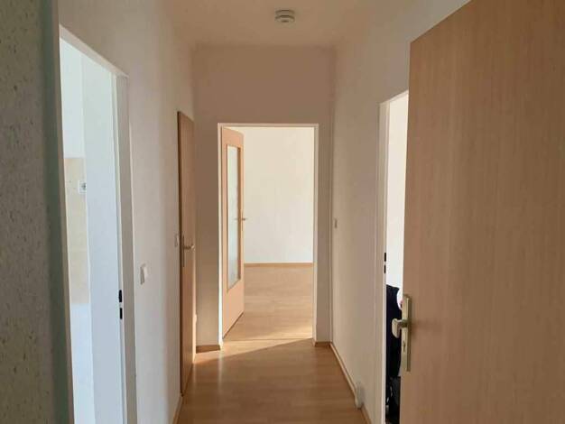 Wohnung zur Miete 374 € 3 Zimmer 60,9 m² 3. Geschoss frei ab 20.02.2026 Oelsnitzer Str. 9 Thekla Leipzig 04349