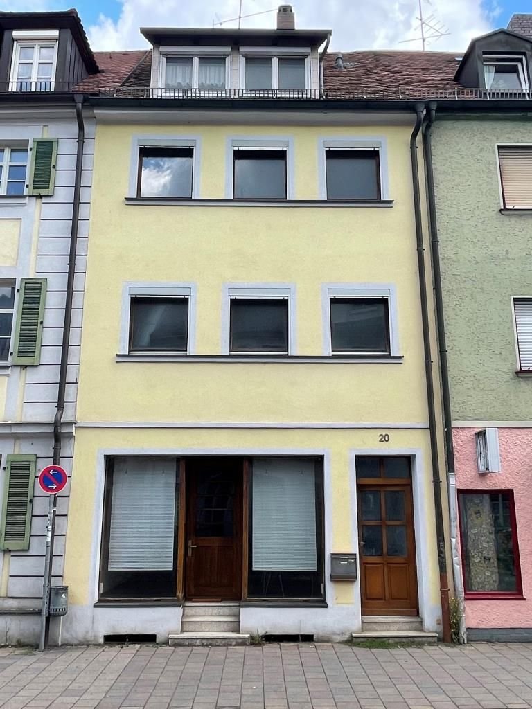 Haus zum Kauf 198.000 € 8 Zimmer 180 m²<br/>Wohnfläche 150 m²<br/>Grundstück Stadt Ansbach 91522