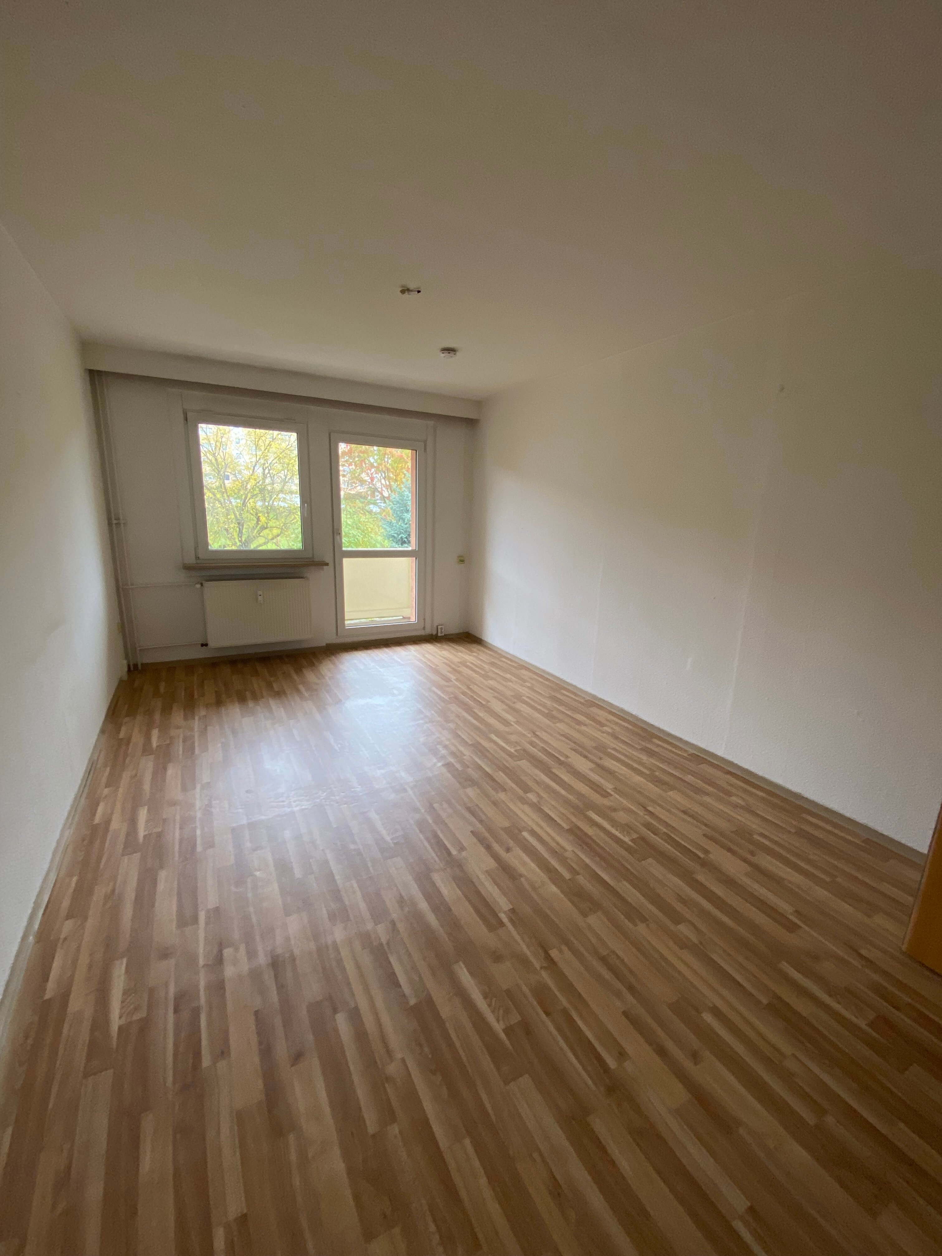 Wohnung zur Miete 175 € 1 Zimmer 29,2 m²<br/>Wohnfläche 1.<br/>Geschoss ab sofort<br/>Verfügbarkeit Max-Wenzel-Straße 9 Ehrenfriedersdorf 09427