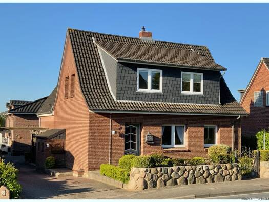 Einfamilienhaus zum Kauf 295.000 € 5 Zimmer 135 m² 305 m² Grundstück frei ab sofort Husum Husum 25813