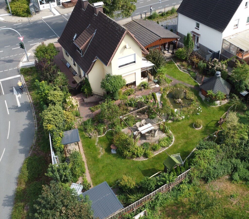 Einfamilienhaus zum Kauf 385.000 € 6 Zimmer 145 m²<br/>Wohnfläche 814 m²<br/>Grundstück Salzufler Strasse Herford-Stadt Herford 32052