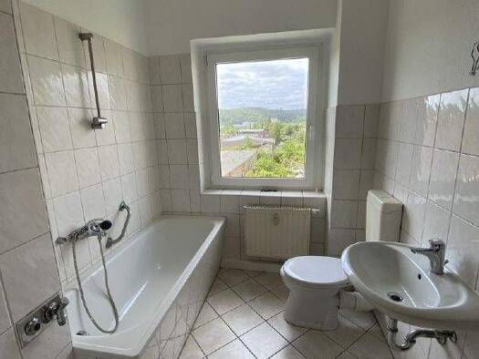 Wohnung zur Miete 370 € 3 Zimmer 67,7 m² Innenstadt Gera 07545