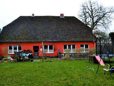 Haus zum Kauf 123.000 € 9 Zimmer 240 m² 3.780 m² Grundstück Niendorf Grebs-Niendorf 19294