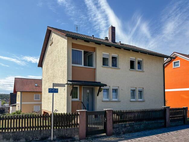 Einfamilienhaus zum Kauf 342.000 € 5 Zimmer 130,9 m² 661 m² Grundstück Burglengenfeld Burglengenfeld 93133