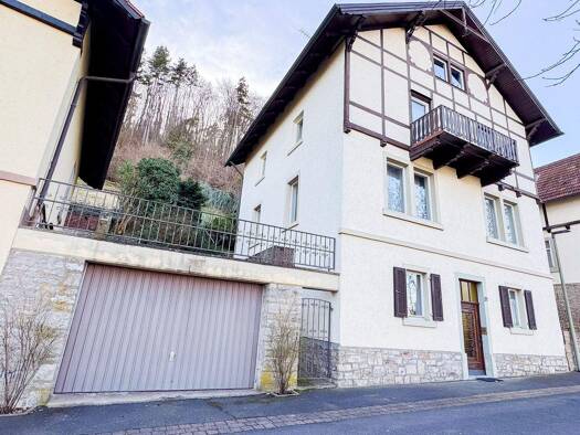 Einfamilienhaus zum Kauf als Kapitalanlage geeignet 579.000 € 9 Zimmer 250 m² 680 m² Grundstück Zell a. Main 97299