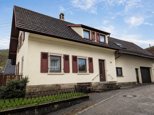 Einfamilienhaus zum Kauf 295.000 € 9 Zimmer 195 m² 403 m² Grundstück frei ab sofort Varnhalt Baden-Baden 76534