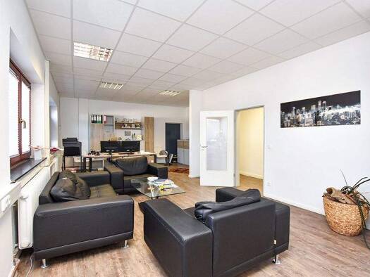 Lagerhalle zur Miete 1.950 € 450 m² Lagerfläche St. Jürgen Lübeck 23560