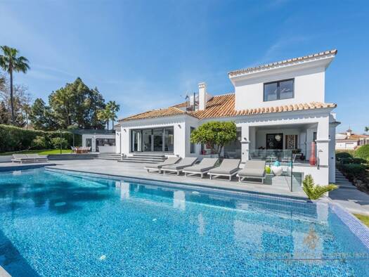 Einfamilienhaus zum Kauf provisionsfrei 9 Zimmer 734 m² 3.211 m² Grundstück San Roque 11310