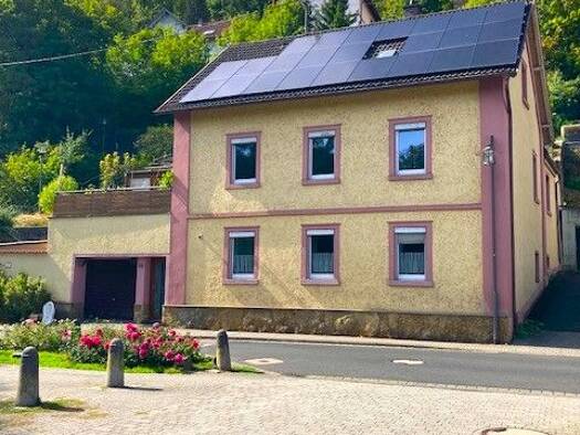 Mehrfamilienhaus zum Kauf 535.000 € 8 Zimmer 209 m² 706 m² Grundstück frei ab sofort Hauptstraße 25 Zell a. Main 97299
