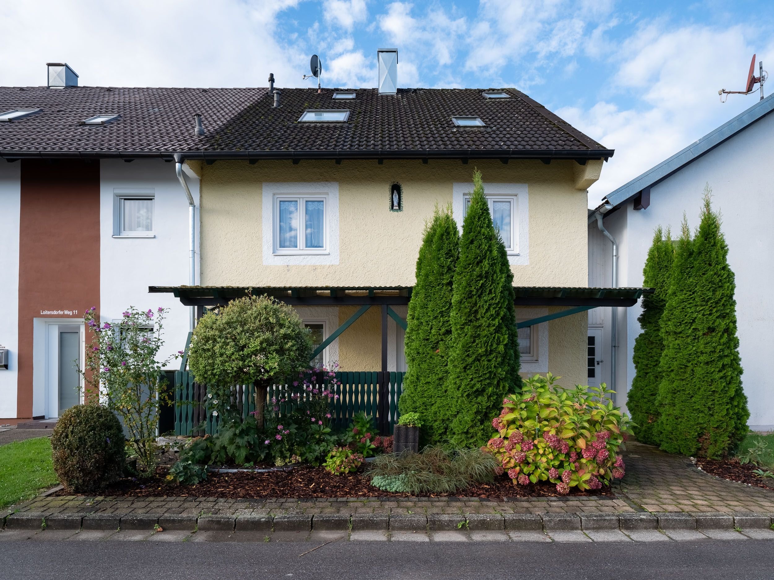 Reihenmittelhaus zum Kauf 375.000 € 11 Zimmer 170 m²<br/>Wohnfläche 339 m²<br/>Grundstück Frontenhausen Frontenhausen 84160